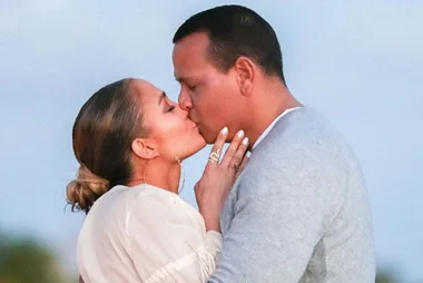 Jennifer Lopez Just Shared Photos Of A-Rod’s Proposal And They’re So Romantic