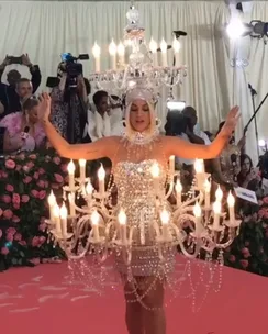 WATCH: Katy Perry rocks up to the Met Gala as a CHANDELIER