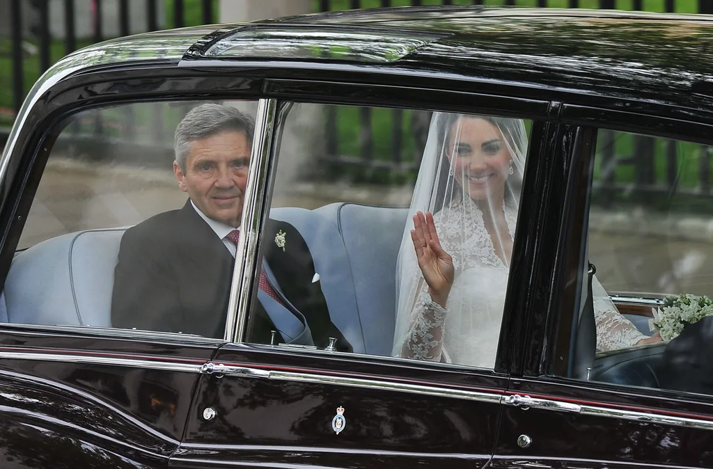 Kate Middleton Arrives to Wedding