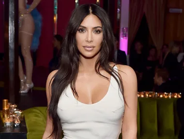 Kim Kardashian Just Got ’90s-Inspired Blonde Streaks