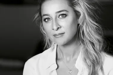 Asher Keddie Joins The Fight Against Ovarian Cancer