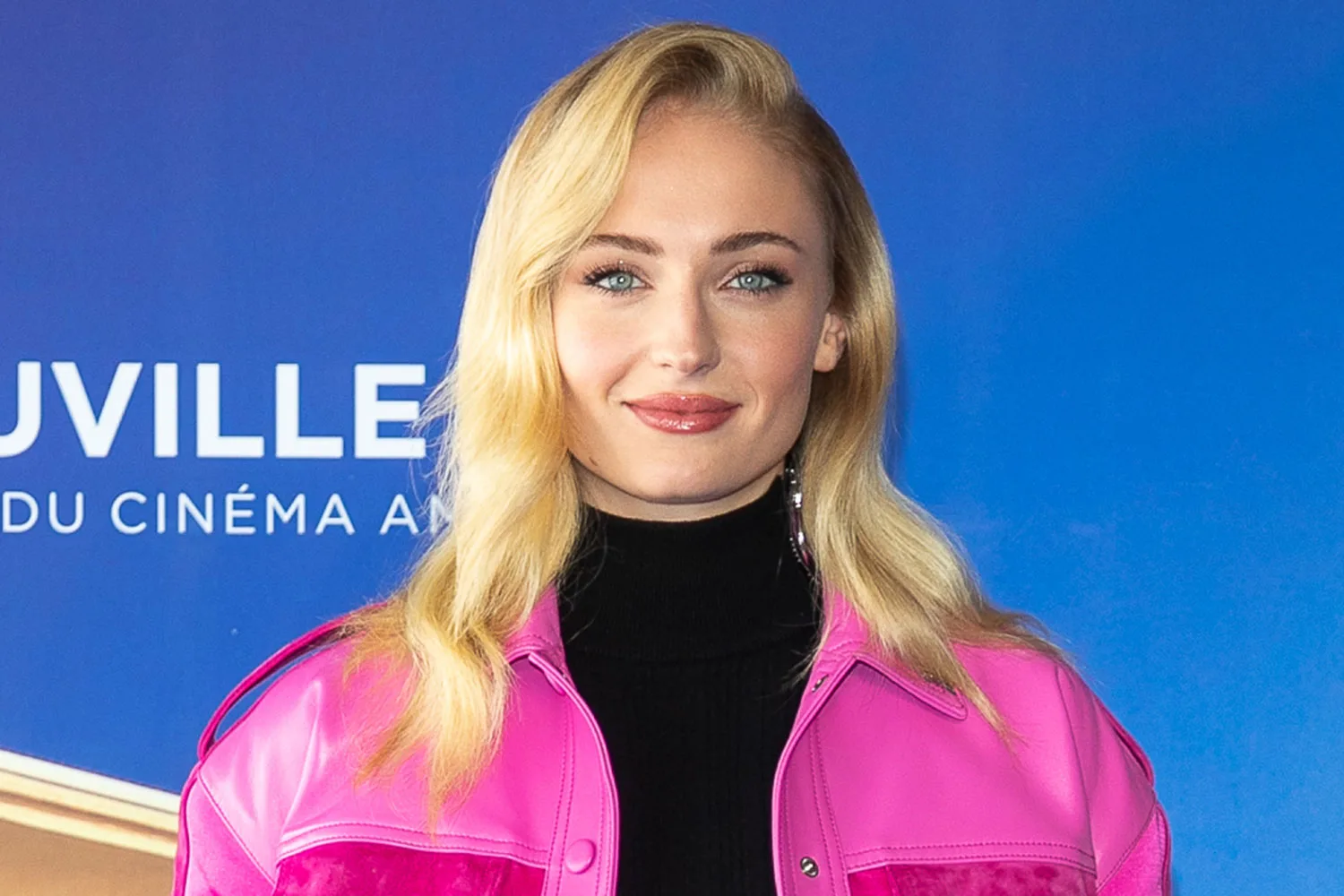 Sophie Turner’s Red Carpet Culottes Are The Office Style Staple You Need IRL