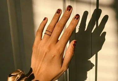 Tortoiseshell Nails Are The Newest Manicure Trend