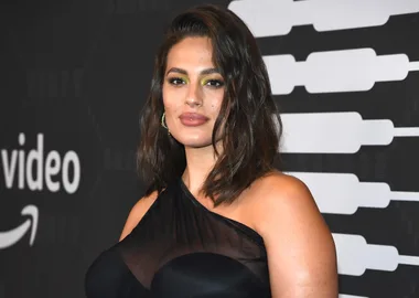 Ashley Graham Shares A Naked Video Of Her Pregnant Body To Instagram