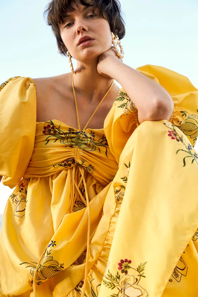 yellow dress girl