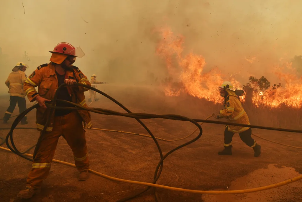 RFS Firefighters battle a spot fire in Hillville.