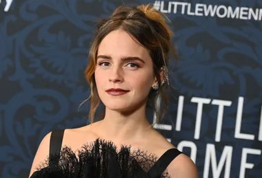 Emma Watson Showed Us A New Way Of Wearing Thigh-High Boots At The ‘Little Women’ Premiere