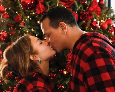 Jennifer Lopez And Alex Rodriguez Wore Matching Outfits In Adorable Christmas Photo