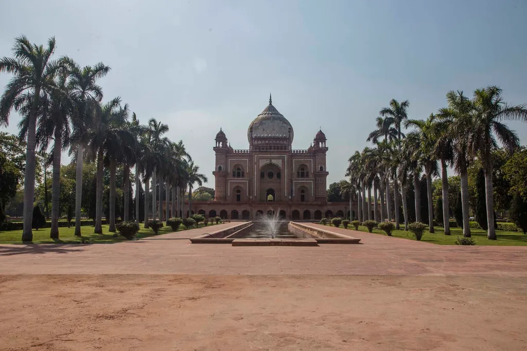 SAFDARJUNG TOMB, NEW DELHI, INDIA