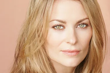 Actress Kat Stewart Thanks Her Biggest Cheerleaders