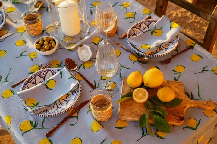 yolke tablecloth