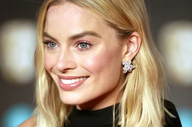 Margot Robbie’s Makeup Artist Just Broke Down The Steps To Her Signature Look