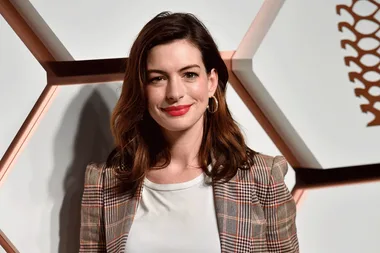 Anne Hathaway Will Reportedly Star In A COVID-19 Rom-Com-Heist Film