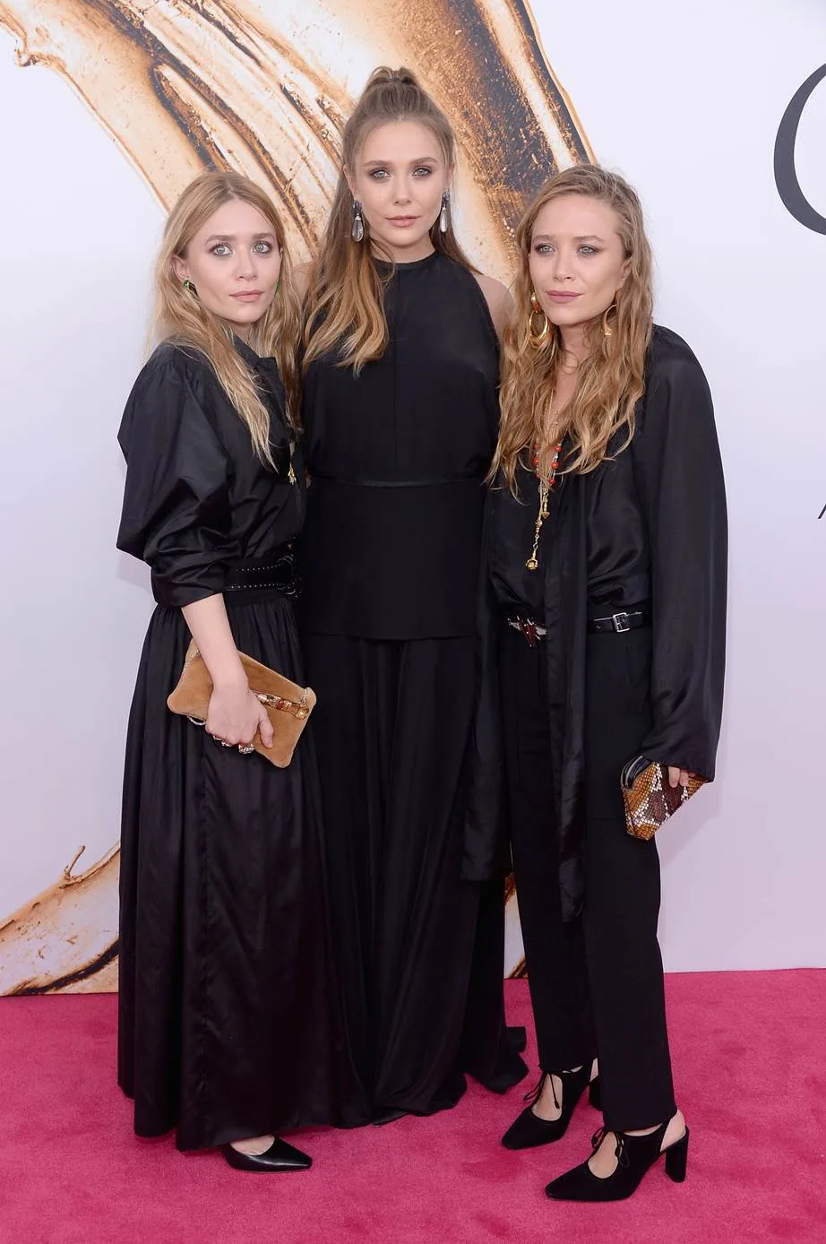 The Olsen twins height is reported as 152cm or just 5 foot tall for both sisters. 