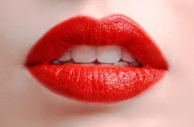 How To Wear Red Lipstick