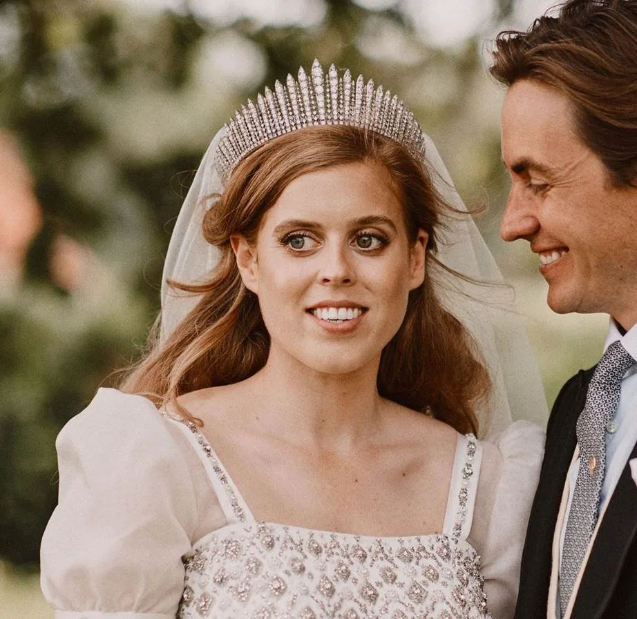 Princess Beatrice Wearing The Fringe Tiara At Her Wedding In 2020