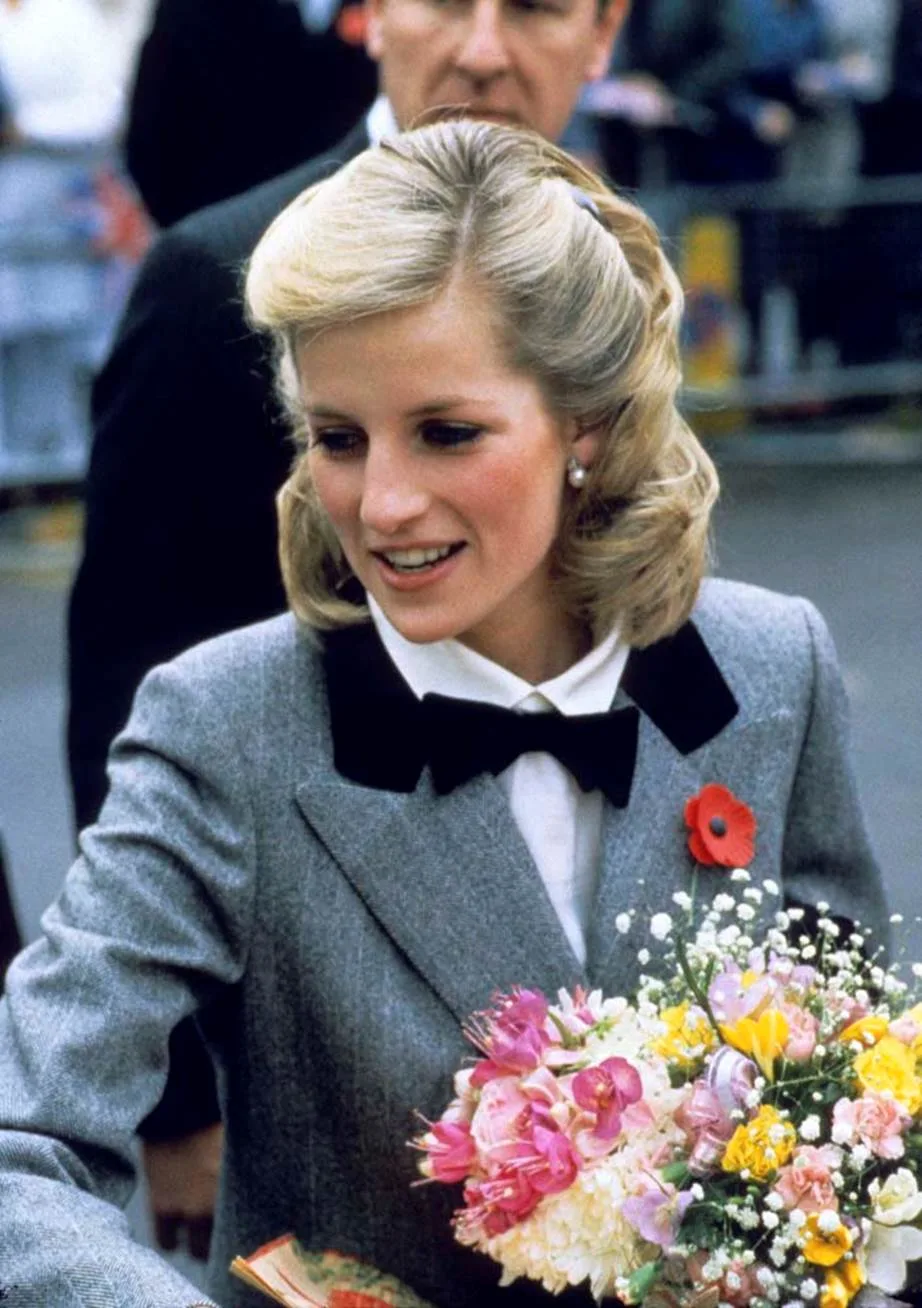 rare-pictures-of-princess-diana-with-long-hair