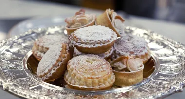 3 Royal Family Christmas Recipes That Will Add A Regal Touch To Your Festive Feasts