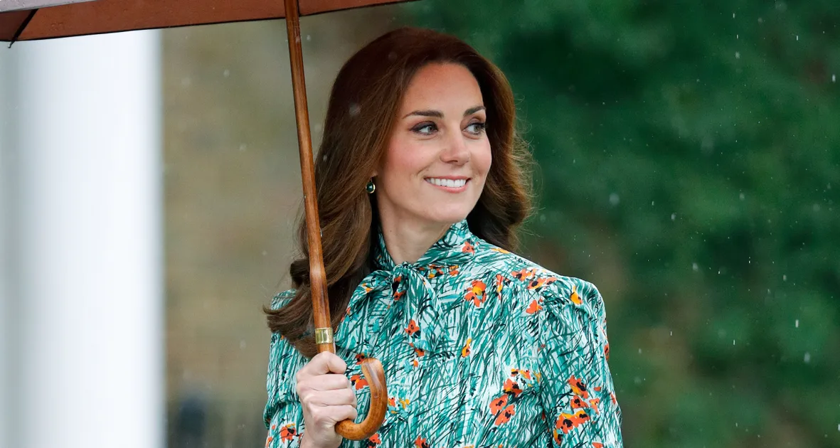 green emerald velvet dress Kate Middleton Pink Sleeveless Halter Dress 2008 Charity Ball main image 0