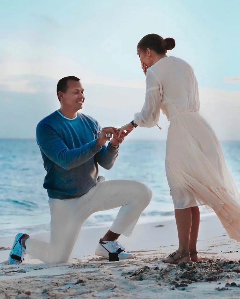 jennifer lopez celebrity engagement announcement