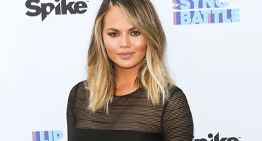 Chrissy Teigen Posts A Photo Of Her Stretch Marks On Snapchat