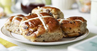 PSA: ‘Hot Cross Bun’ Gin Exists And Yes, Yes, Yes