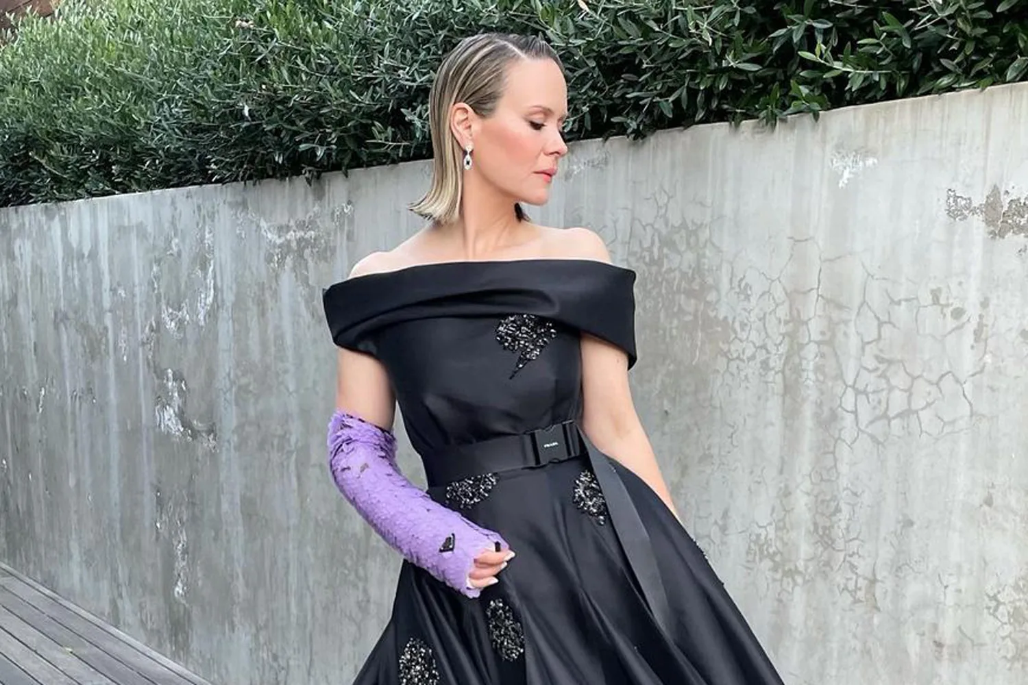 The Best Accessory At The 2021 Golden Globes? Sarah Paulson’s Custom Prada Cast, Of Course