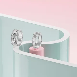 Perl&eacute;e sweet clovers ring white gold