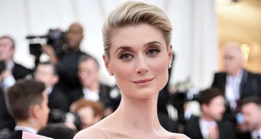 Our First Look At Elizabeth Debicki As Princess Diana In ‘The Crown’ Is Finally Here, And Yes, It’s Uncanny