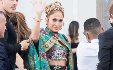 Aptly, Jennifer Lopez Dressed Like A Queen At The D&G Alta Moda Show In Venice