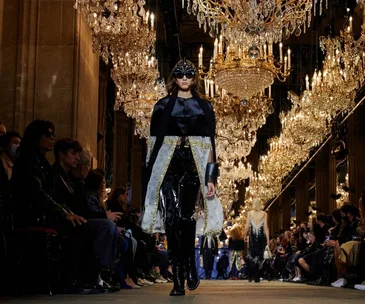 Louis Vuitton Lit Up The Louvre With A Dazzling Display For Paris Fashion Week