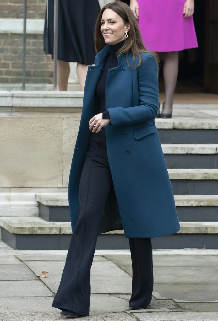 kate-middleton-flare-trousers