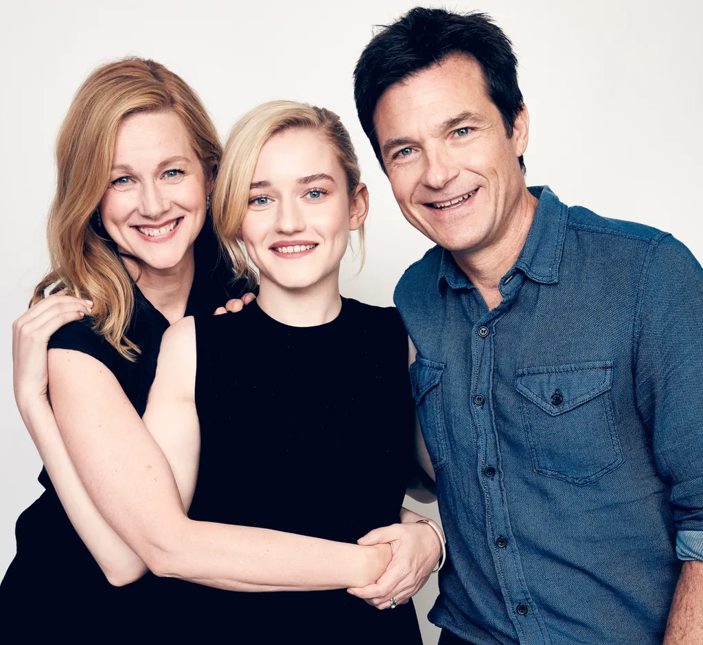 laura-linney-jason-bateman-julia-garner