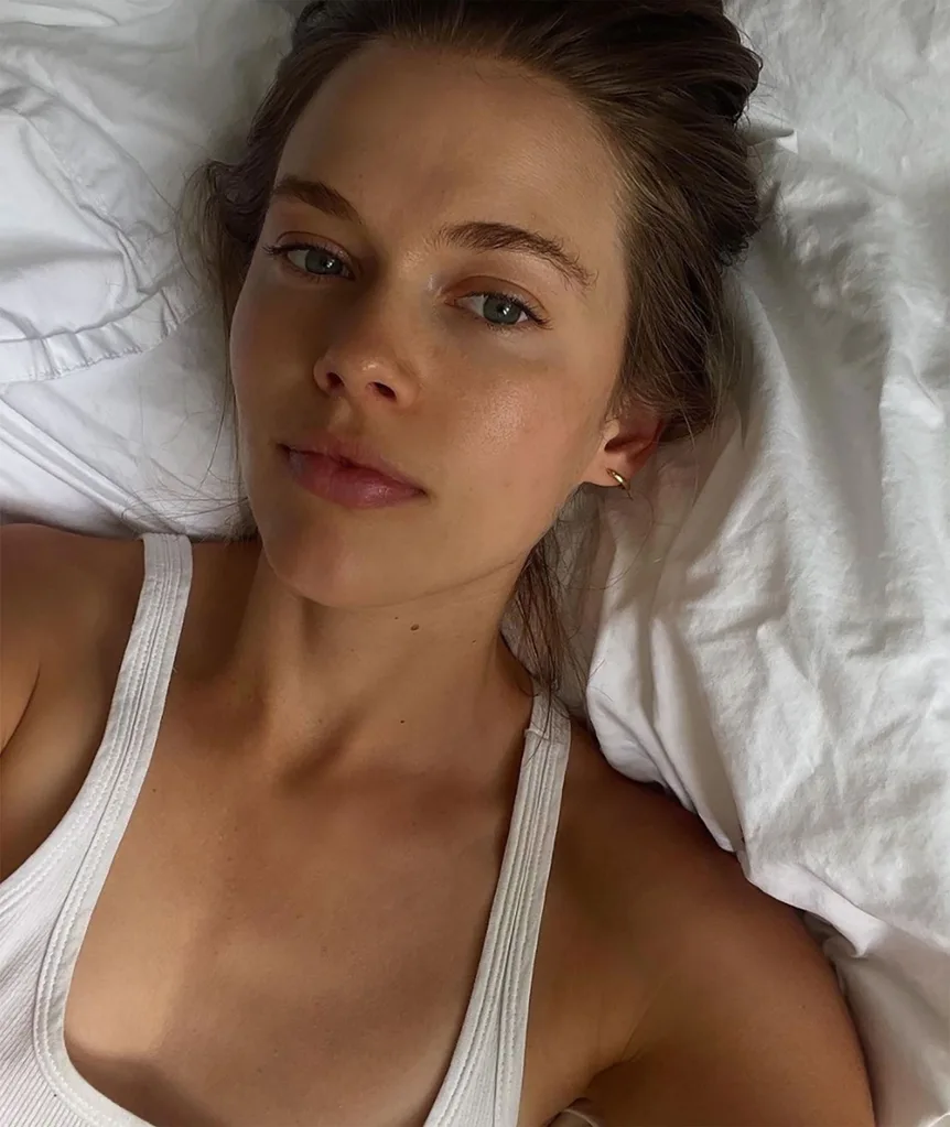victoria lee selfie