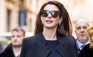 Anne Hathaway Is Over Here Casually Living Out Her Andy Sachs Era, And It’s A *Sight*