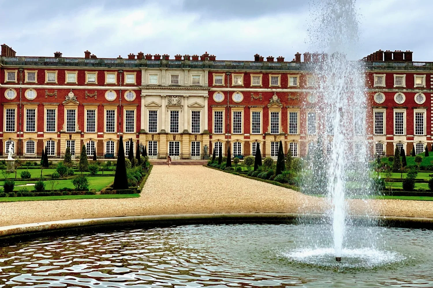 Hampton Court Palace is queen 