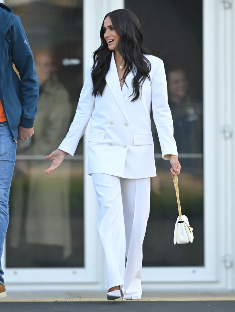 meghan-markle-white-suit