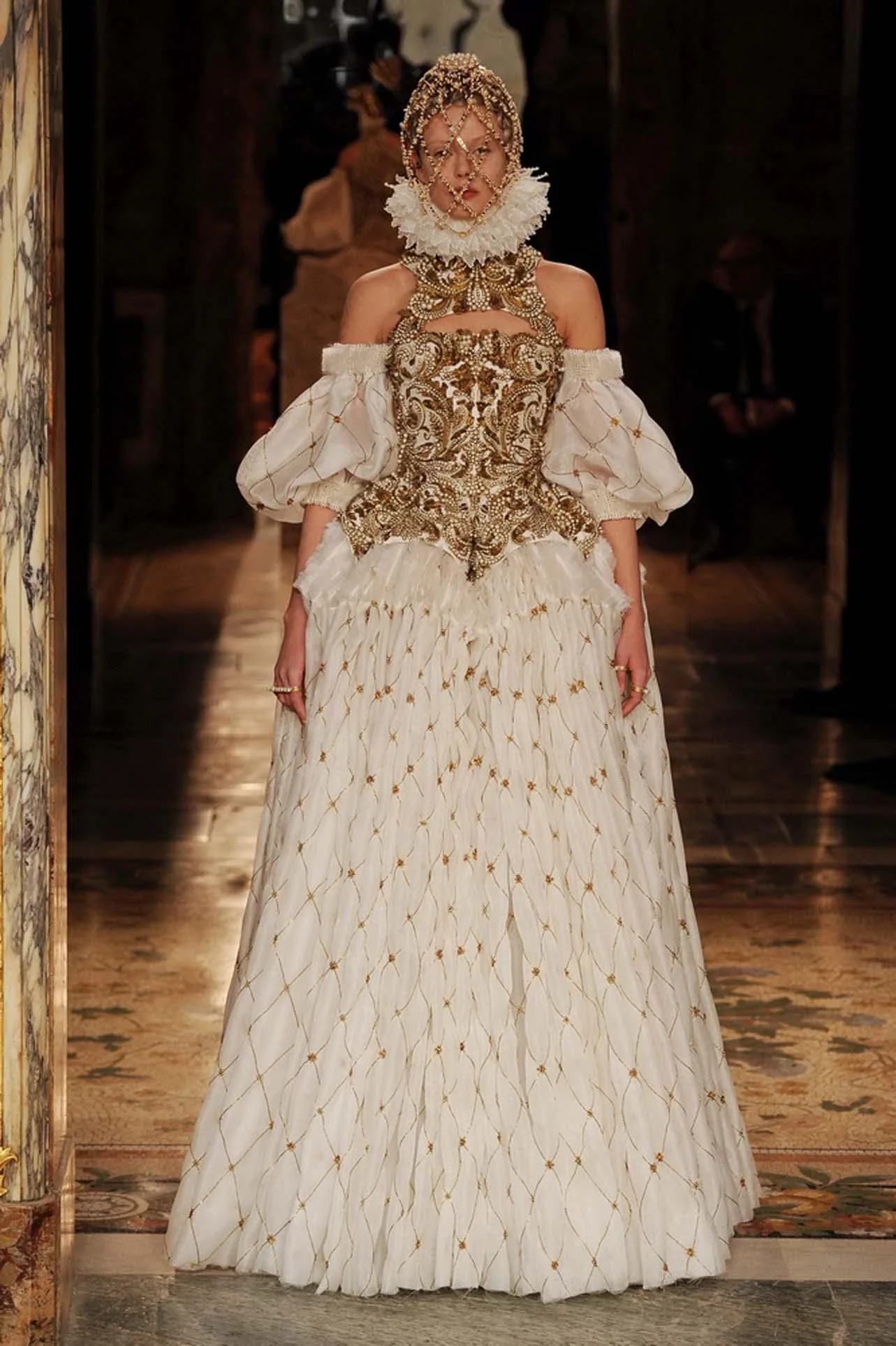 Alexander McQueen AW13-14 | ELLE