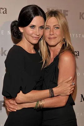 Best friends Courteney Cox and Jennifer Aniston