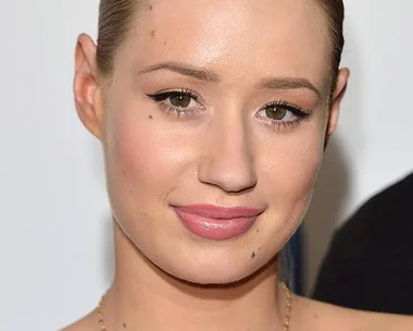 Iggy Azalea with little makeup