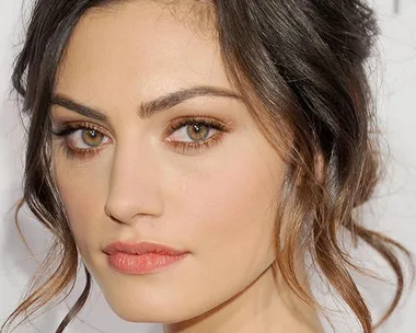 Phoebe Tonkin