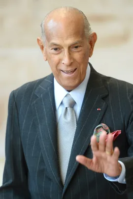 Fashion Designer Oscar de la Renta Dies at 82