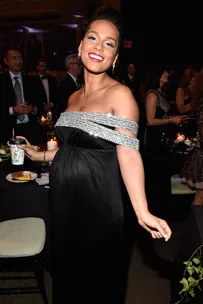 Alicia Keys Pregnant Red Carpet Style