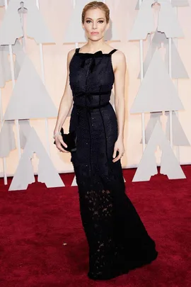 Sienna Miller wearing Oscar de la Renta gown