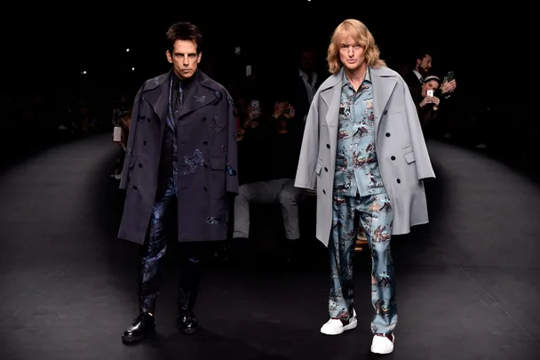 Ben Stiller and Owen Wilson as Zoolander and Hansel walk the runway in fashion show.