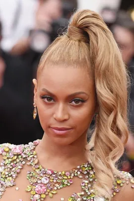 Beyonce drops $422k on a pair of shoes