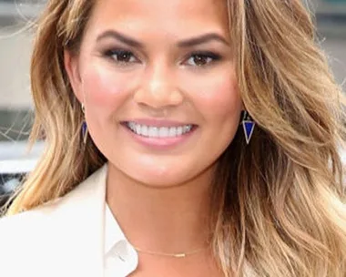 Chrissy Teigen reads all your mean social media comments