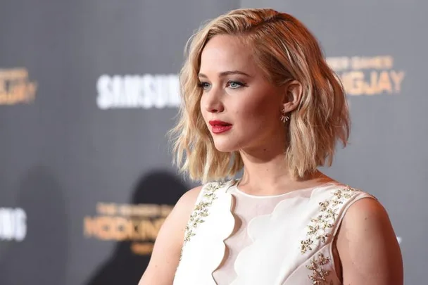 Jennifer Lawrence Got "Really Drunk" Before Her Sex Scene With Chris Pratt