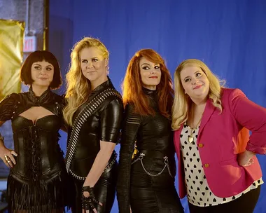 Tina Fey And Amy Poehler Mock Taylor Swift's Girl Squad On SNL