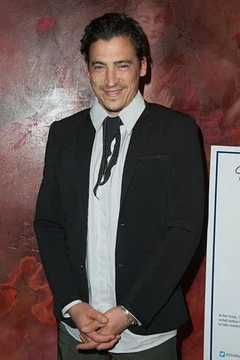 Andrew Keegan.